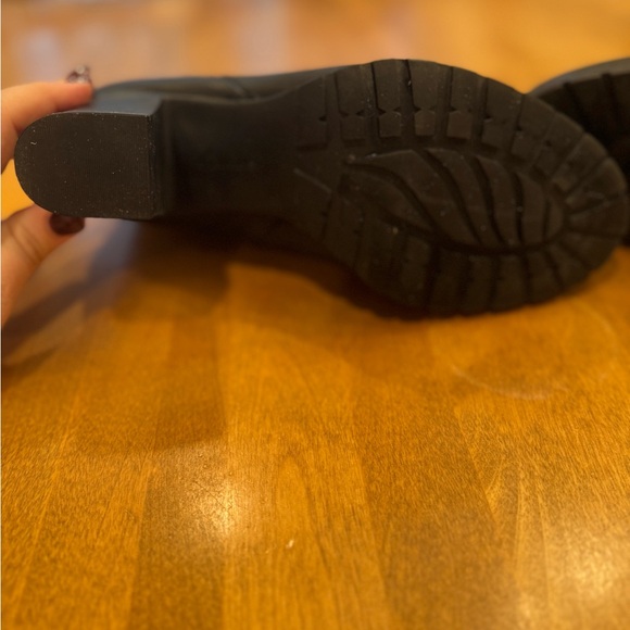 Clark’s leather ankle boots - Picture 3 of 5